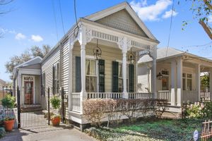 Image of Charming New Orleans Cottage Steps from Audubon Park and Magazine St