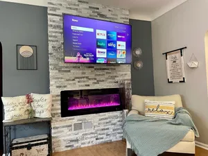 Image of Spacious, lovely 2bed 1bath with free parking