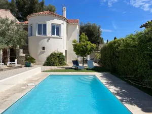 Image of Villa with pool near beach and shops for 8 people