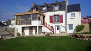 Image of A pretty house on the island of BATZ facing the sea and 3 minutes from the beach
