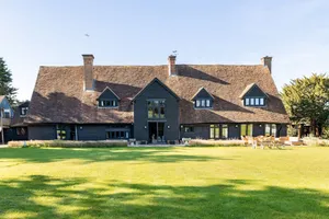 Image of Period Luxury Converted Barn Windsor/Maidenhead - Perfect for family groups
