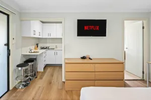 Image of Clean Studio! Train! Parking! Restaurants! 4144D0