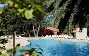Image of Accès Piscine Extérieure Saisonnière + Sauna