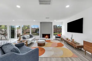 Image of Mid-Century Modern Eichler Home - Lilian