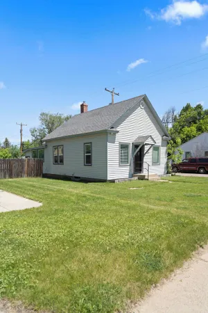 Image of Newly Re-Finished 2 bed, 1 bath close to downtown