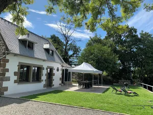 Image of 6-person house with lake between Mont St Michel, St Malo, Cancale, Rennes.