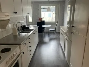Image of 3 bedroom app \/2.8 km from city center