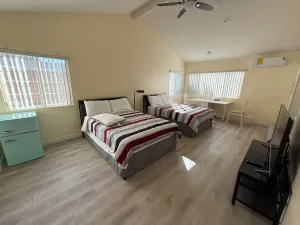 Image of Comfortable and Cozy Master Room - Separate Entrance