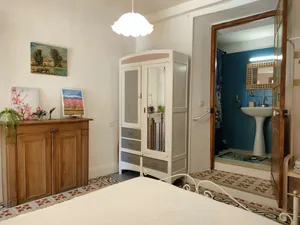 Image of Pretty freshly renovated P2 on the village square