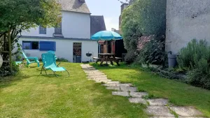 Image of Between Quimper and Douarnenez, 10 minutes from the beach