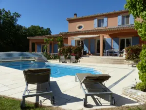 Image of Very beautiful villa with swimming pool and adjoining one-bedroom apartment in the Uchaux mountains