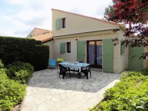 Image of La Palmyre - BRIGHT TERRACED VILLA - garden - SHARED POOL