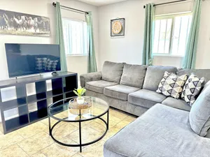 Image of Peaceful House! Huge gated parking space. Relaxing Home!!