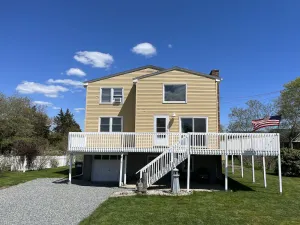 Image of Beach House - Minutes to Relaxing Ocean!