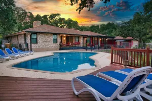 Image of Perfect Getaway! Private Pool, Hot Tub & Dog Run 15 Min to Downtown - CITY VIEWS