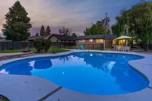 Image of Cozy All Hardwood Home w private POOL in Chico, Ca.