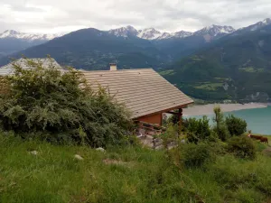 Image of chalet à Puy Sanieres avec vue sur le lac de Serre Ponçon