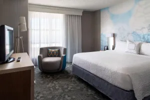 Image of Revel in the Lap of Luxury! Heated Indoor Pool, Short Drive to Fox Theater!