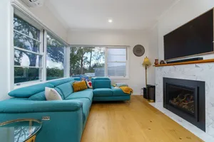 Image of Serene 3BR Haven in Ainslie - Ideal Getaway