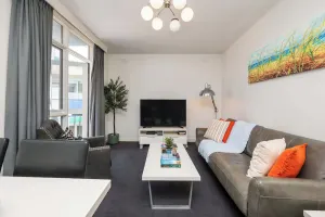 Image of King Bed and Parking Walk to St Kilda Beach