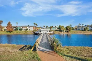 Image of 5 minute to the public beach