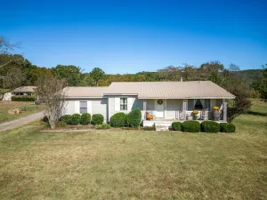 Image of Country Farm House in the Ozark Mountains