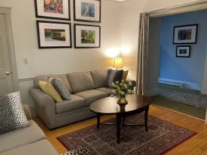 Image of Beautiful 1 Bedroom Apt in a House