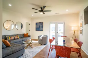 Image of Lovely E. Lake 3bd\/2bth, walkable to restaurants, parks, E. Lake golf course!