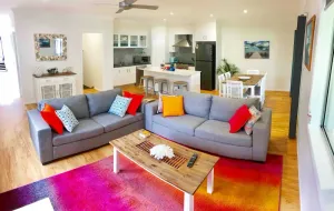 Image of DELUXE Escape! Central, NEW & Spacious 3 Bed