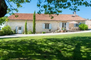 Image of Gite in Perigord. (youtube) gite les gardes