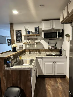 Image of Comfortable1 Bedroom 1 Bath upstairs apartment Private Parking. Gated Property