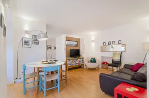 Image of Gorgeous Grassmarket Apartment! In quiet & secure courtyard in central Old Town