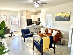 Image of Cozy 3 Bedrooms for 6 Guests