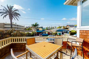 Image of Fantastic Family House 1\/2 Block From Beach w\/Private W\/D, Free WiFi, Central AC