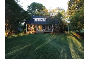 Image of Gatekeeper’s Cottage at Chinaberry Grove..