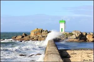 Image of Holiday house located between city and beach