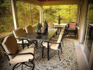 Image of 3 Bedroom Cottage with Private Shared Sandy Beach!!