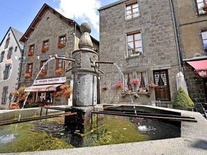 Image of Apartment Gîte Besse Roc de Combes rated 3* and 4.93 on another site, Auvergne