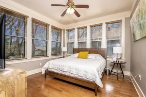 Image of Pet\/Family friendly, in\/out dining, fenced yard, 30 day min