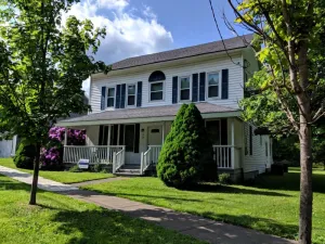 Image of 33 W. Washington - Large Village Home with Room for the Whole Family!