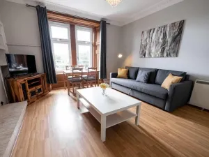 Image of ☆ Bright, Modern West-End Apartment ☆