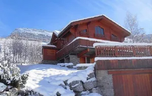 Image of Bain à Remous Privé + Local à Skis | Chalet privé