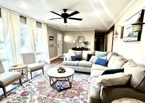 Image of Adorable house just minutes from campus! Private Parking