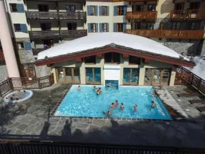 Image of 65-m² south-facing apartment for 6\/8 people, garden-level terrace, ski in\/out