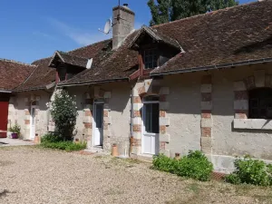 Image of Charming Cottage with Terraces, 9 Hectares, Near Loire Castles!