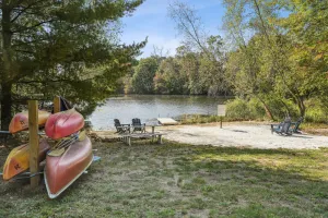 Image of Quiet Lakeside Boho Home for Displaced, Relocating and Professional Families