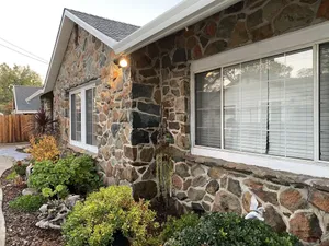 Image of The Garden Cottage House with stunning large pool\/jacuzzi, baby grand piano