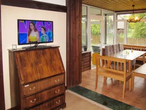 Image of Beautiful private villa for 10 guests with WIFI, TV, patio and parking