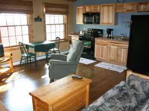 Image of New 1 bedroom lake cabin with FREE resort amenities