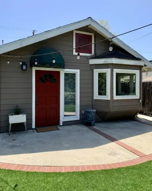 Image of Citrus Cottage in Old Town Orange near Chapman U & Disneyland